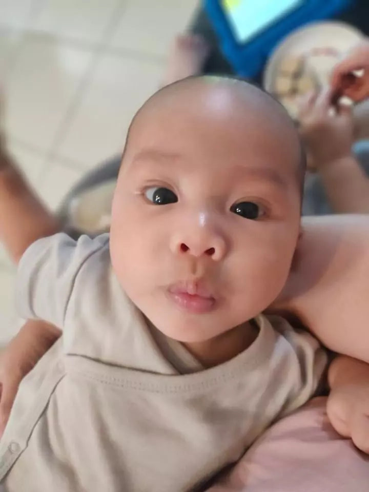 Side-Snap Bodysuit: Short Sleeves